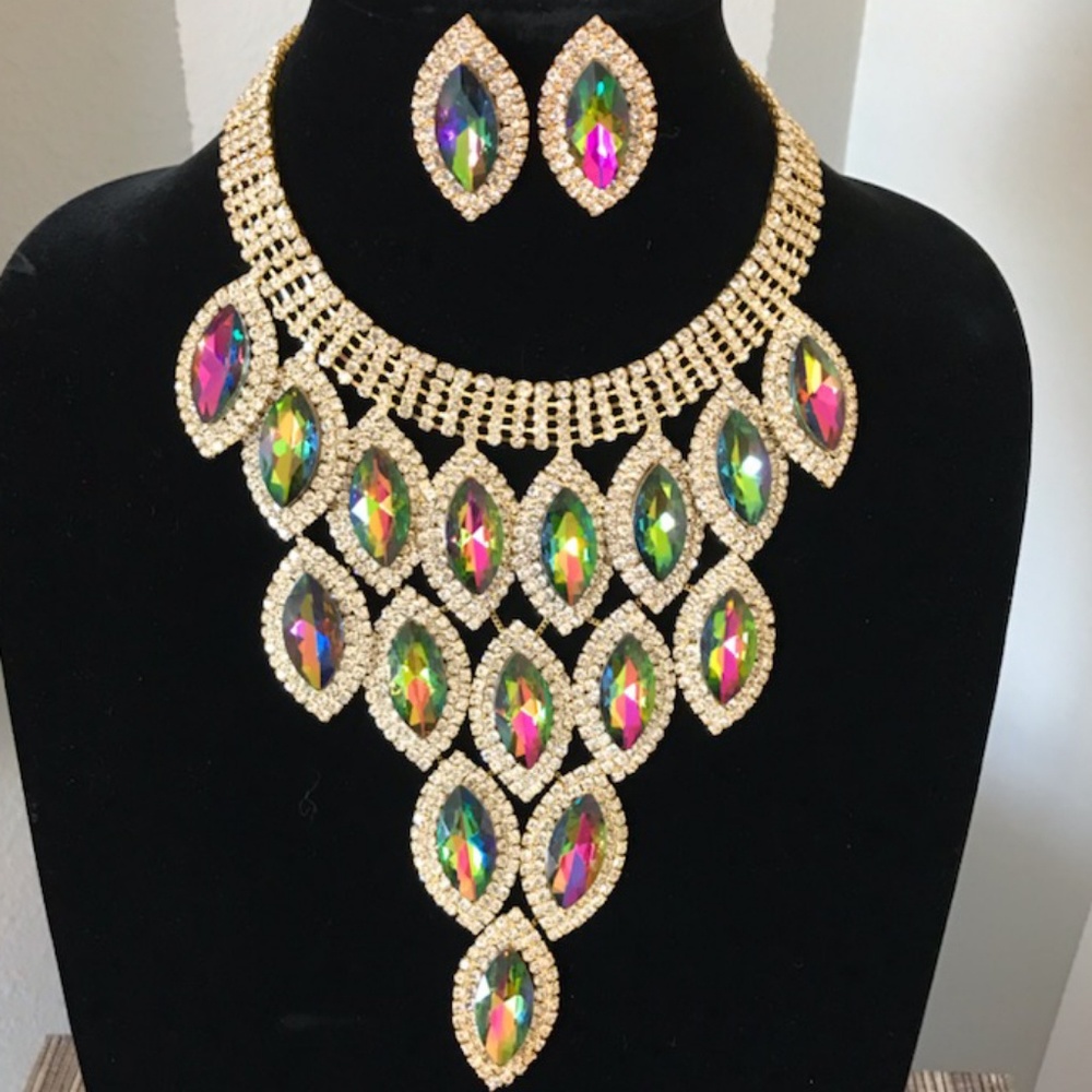 Stunning Necklace and Earrings Set